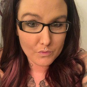 Meet your Posher, Emelia